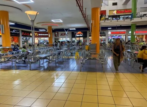 Enfrentamiento entre bandas delictivas deja 10 detenidos en Albrook Mall