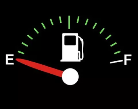 Año culmina con aumento en el precio de los combustibles