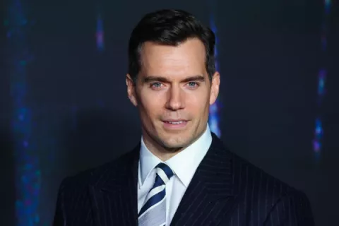 Henry Cavill lidera la lista de los más guapos del 2022