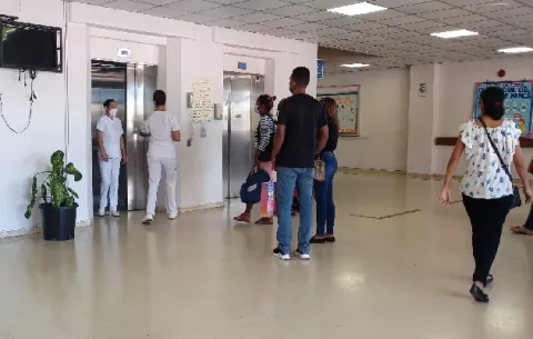 Hospital Nicolás Solano toma medidas por aumento de casos