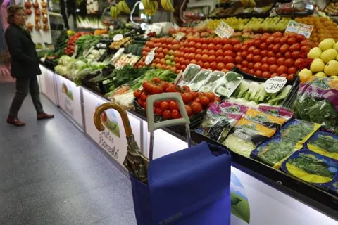 Cestas pequeñas y compras frecuentes: así gestionan los europeos la inflación