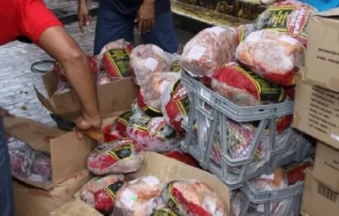 Entrega gratis de jamones: ¿política o verdadera ayuda?