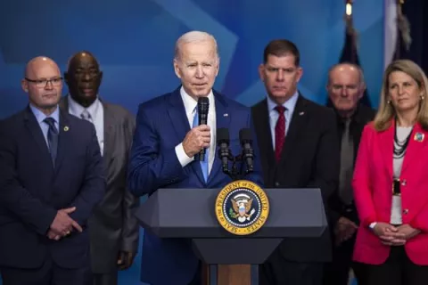 División tras elecciones anticipa un 2023 difícil para Biden