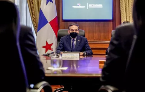 Presidente Laurentino Cortizo aconseja retomar el uso de la mascarilla