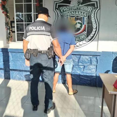 Dos detenidos por vender drogas en el cementerio de Pedasí