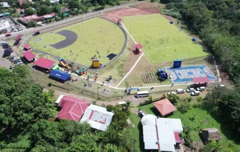 Entregan nuevo complejo deportivo en Colón