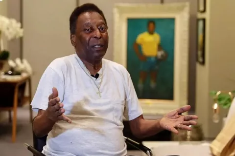 Pelé, su familia pasa la noche de la navidad en el hospital