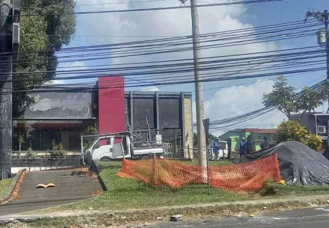 Pizza Hut procede a desmantelar sucursales tras cierre 