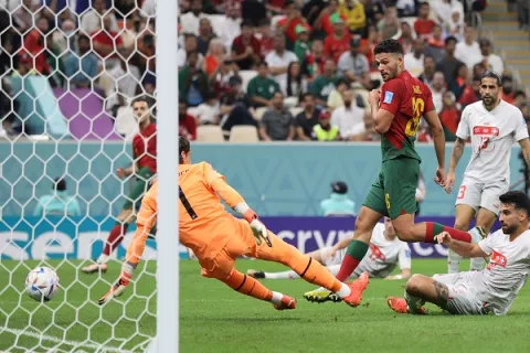 Portugal golea a Suiza y apunta a Marruecos en cuartos de final