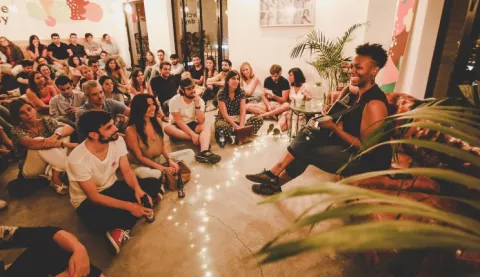 Sofar Sounds: Espacio íntimo para nuevos artistas