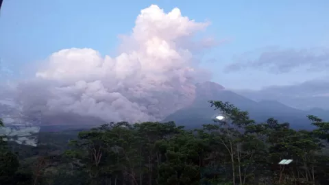 Alerta máxima en Indonesia por furia del volcán Semeru