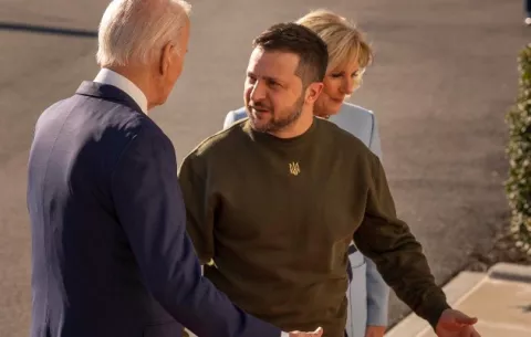 Volodímir Zelenski llegó a EE.UU. y se reunirá con Joe Biden