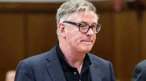 Alec Baldwin: Fiscal formaliza cargos de homicidio involuntario contra el actor 