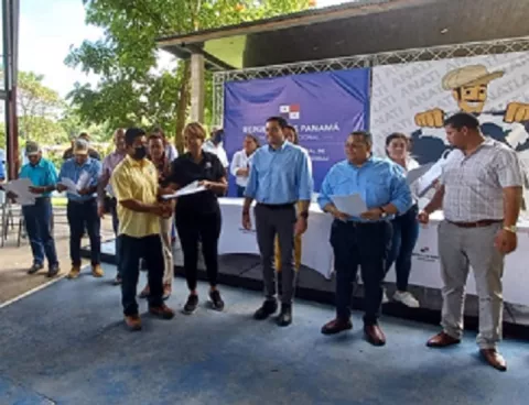 ANATI entrega más de 500 títulos de propiedad en Colón