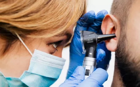 Bienestar: La audición y su rol en la salud del cerebro