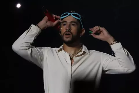 Bad Bunny sigue en la mira tras polémica con una fanática
