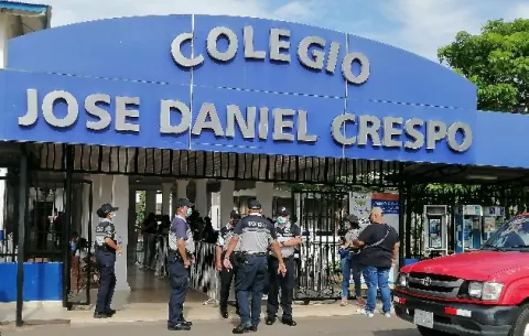 Limitan ingreso a graduación del colegio José Daniel Crespo de Chitré