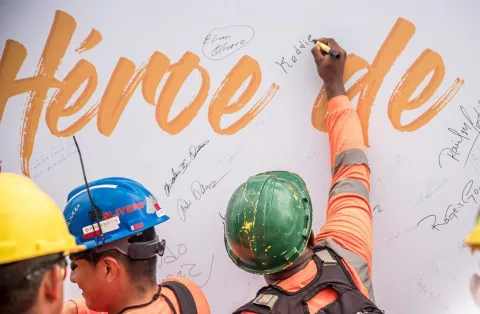 67% de los trabajadores de la mina son del interior