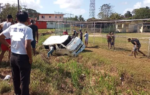Varios heridos en una colisión y vuelco en Puerto Pilón, Colón