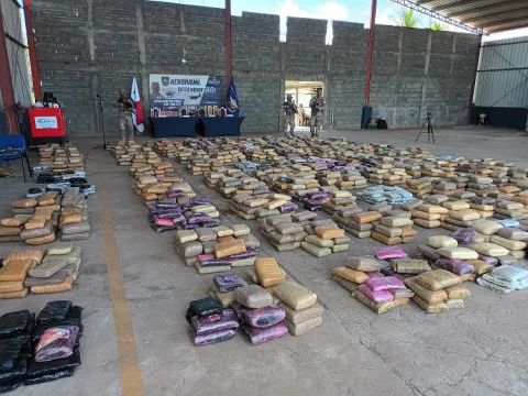 Más de 2 toneladas de droga incautan cerca a Punta Burica 