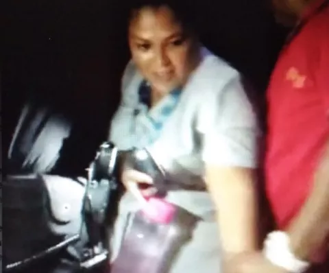  Mujer queda atrapada en ascensor de plaza comercial 