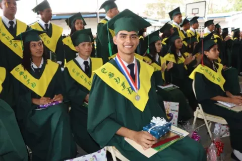 Actos de graduación terminan este viernes 6 de enero