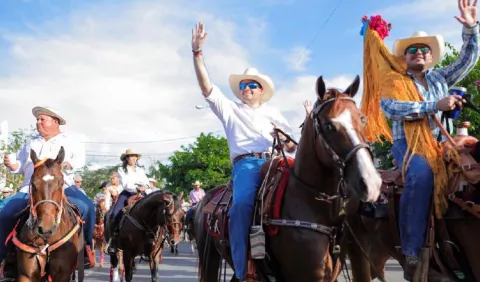'Carrizo hace proselitismo político a costa del Estado'