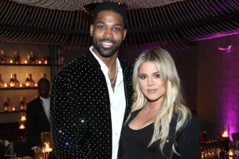Khloé apoya a Tristan Thompson tras la muerte de su madre