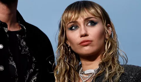 'Flowers', la venganza de Miley Cyrus contra su ex 