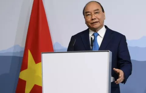 Presidente de Vietnam renuncia por un escándalo de sobornos