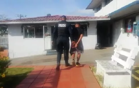 Tres años de cárcel para el hombre que intentó hurtar en la Caja de Ahorros