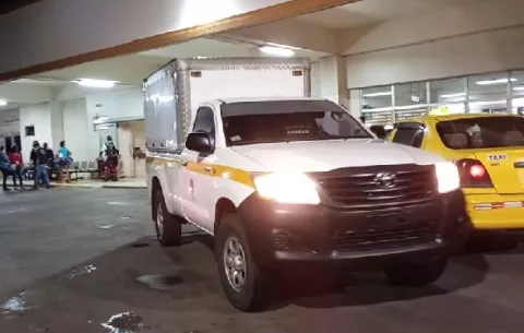 Intentó defender a una mujer, le pegan con una lonchera y muere