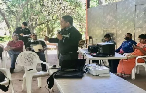 Padres de familia ngäbe presentan exigencias al Gobierno