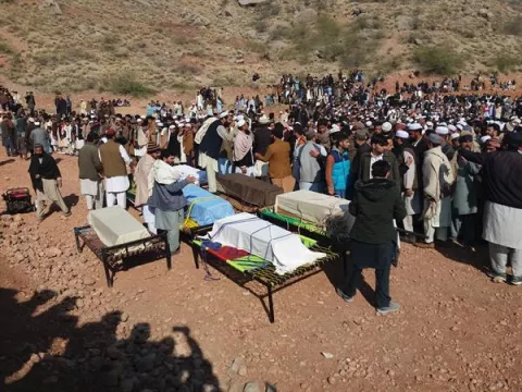 Hundimiento de un barco deja 51 muertos en Pakistán