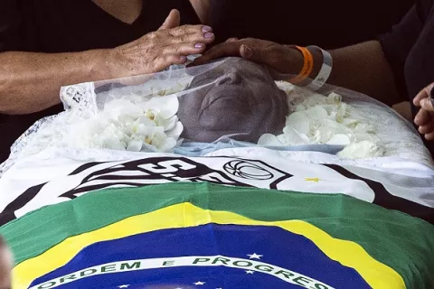 Velatorio de Pelé en Santos, donde jugó por muchos años