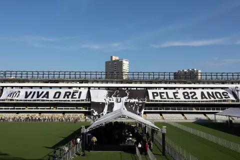 Pelé, fanáticos brasileños se despiden de su ídolo