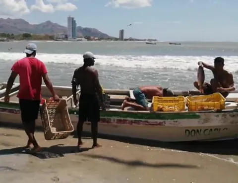 'Piratas' armados azotan a pescadores de Isla de San Miguel 