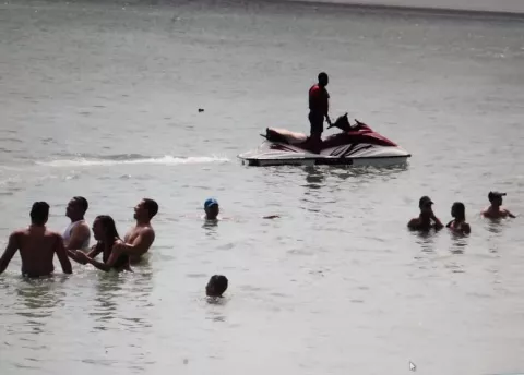 Regulan horario de ingreso a playas de Azuero 
