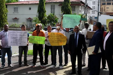 Ahorros de policías habrían sido traspasados sin su permiso 