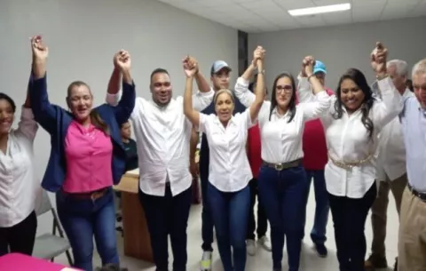 Yanibel Ábrego postula sus figuras para secretarías de CD
