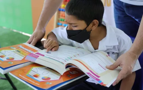 Meduca destinó $5 millones para impresión de libros y textos