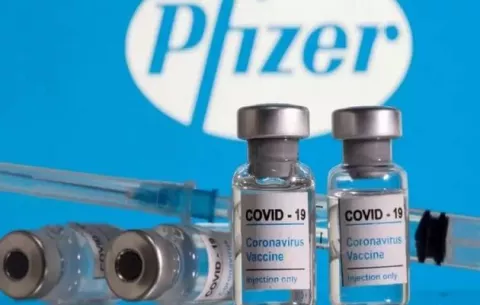 Llegan 75,600 dosis de vacuna bivalente contra covid-19