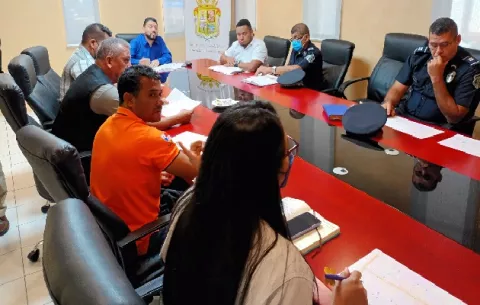 Estamentos de seguridad se preparan para los carnavales en Santiago