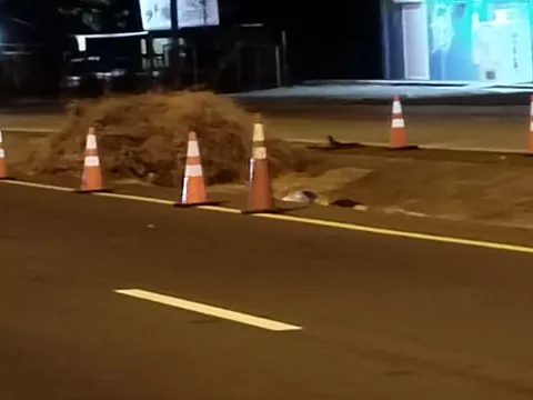 Atropello fatal en San Carlos; la víctima quedó en la cuneta