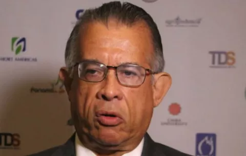 Procurador González exige informe a ministro Valderrama