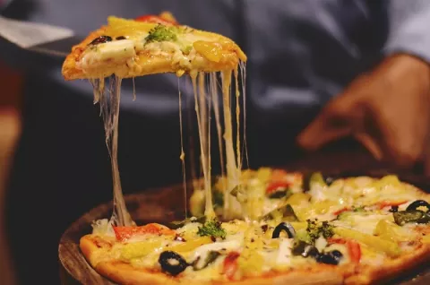 La pizza, ¿ya no quiere ser comida chatarra?