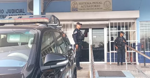 Condenado a 40 años por matar a su esposa a martillazos