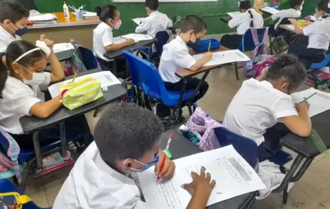 Aulas modulares para atender alta demanda no están listas 