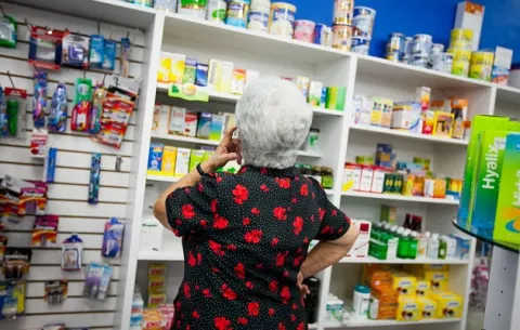 Unprofa: Treintena de farmacias han cerrado por el descuento del 30% en medicinas