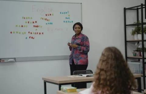 Aumenta demanda de educación bilingüe en Latinoamérica